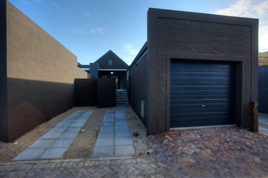 2 Bedroom Property for Sale in Crossways Farm Village Eastern Cape